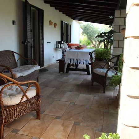 Villa Di Campagna Vicino Al Mare Орозеи Екстериор снимка